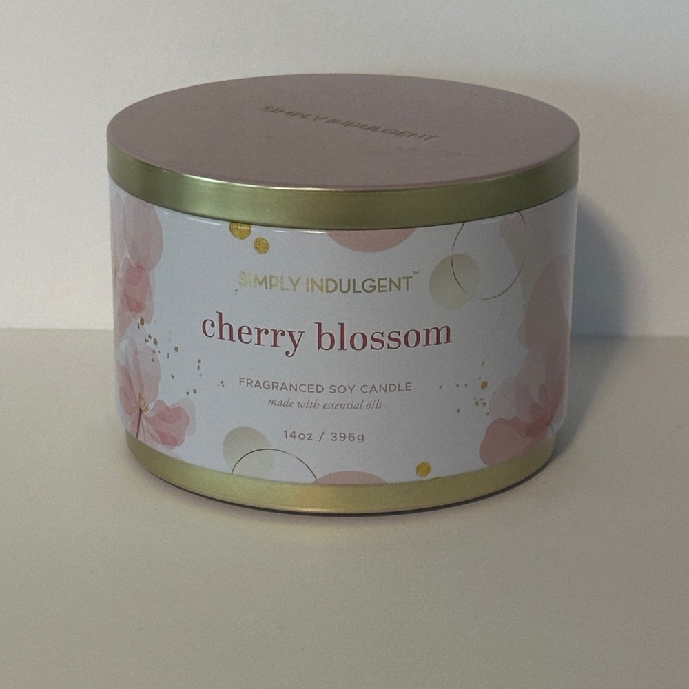 Simply Indulgent Cherry Blossom Candle